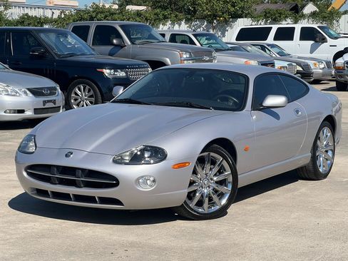 Used 2006 Jaguar XK8 Coupe RWD image 2