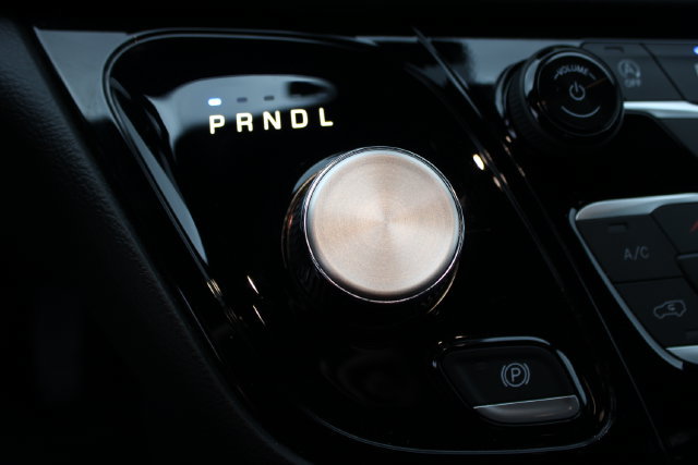 Used 2025 Chrysler Voyager LX FWD image 17