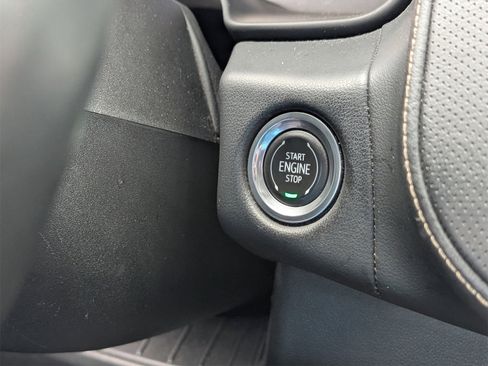 Used 2023 Chevrolet Suburban Premier image 17