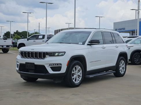 Used 2023 Jeep Grand Cherokee Limited w/ Trailer Tow Prep Group (B) RWD image 3