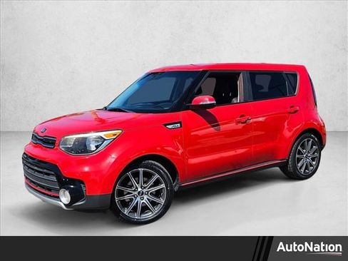 Used 2017 Kia Soul ! image 1