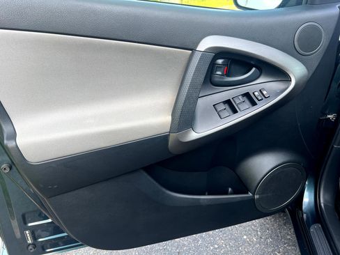 Used 2009 Toyota RAV4 4WD image 17