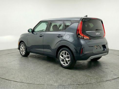 Used 2025 Kia Soul LX w/ LX Technology Package FWD image 6