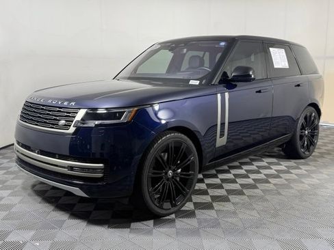 Used 2023 Land Rover Range Rover SE AWD/4WD image 2