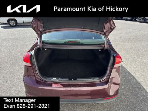 Used 2017 Kia Forte LX FWD image 9