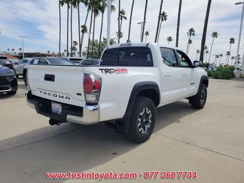 Used 2023 Toyota Tacoma TRD Off-Road w/ Black Out Package (TMS) AWD/4WD image 4
