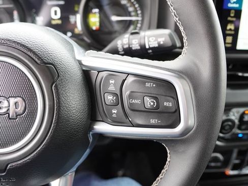 Certified 2025 Jeep Wrangler Unlimited Sahara w/ Safety Group image 28