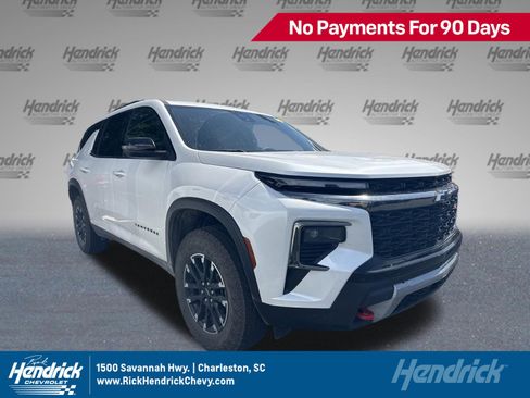 Used 2025 Chevrolet Traverse Z71 AWD/4WD image 1