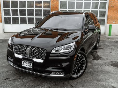 Used 2021 Lincoln Aviator Reserve w/ Equipment Group 202A image 2