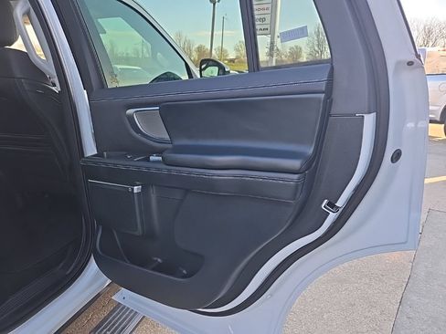 Used 2025 Ford Expedition Platinum AWD/4WD image 83