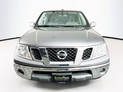 Used 2019 Nissan Frontier SL RWD image 2