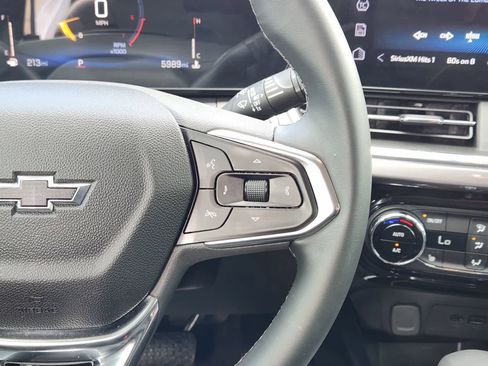 Used 2025 Chevrolet Trax ACTIV FWD image 28