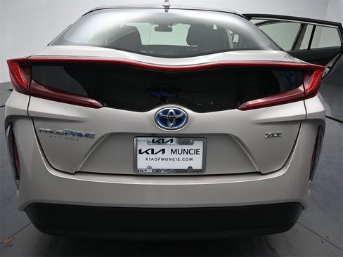 Used 2020 Toyota Prius Prime XLE image 9