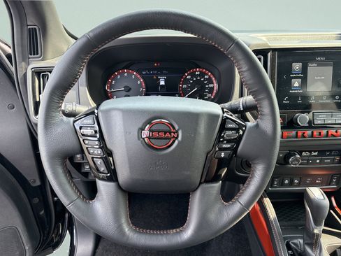 Used 2026 Nissan Frontier PRO-4X AWD/4WD image 11