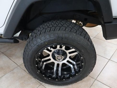 Used 2017 Jeep Wrangler Unlimited Sport w/ Quick Order Package 24S AWD/4WD image 28