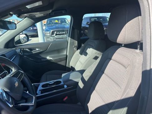 Used 2025 Chevrolet Equinox LT image 11