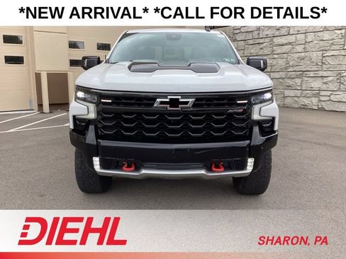 Used 2022 Chevrolet Silverado 1500 ZR2 w/ Technology Package AWD/4WD image 2