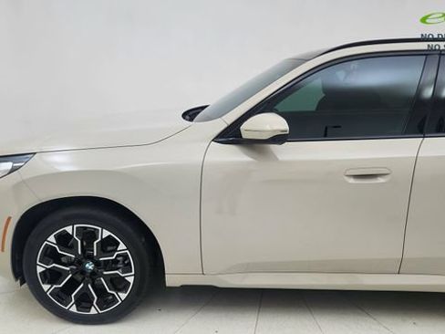 Used 2025 BMW X3 xDrive30i w/ Premium Package AWD/4WD image 4