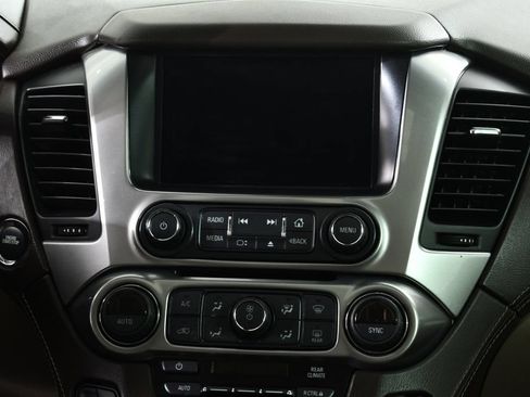 Used 2018 Chevrolet Suburban Premier AWD/4WD image 9