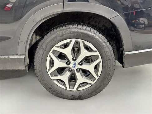 Used 2022 Subaru Forester Premium image 11