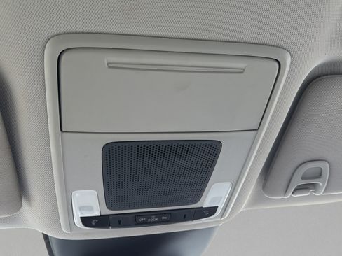 Used 2025 Honda Pilot EX-L image 14