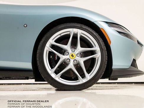 Used 2025 Ferrari Roma Spider RWD image 21