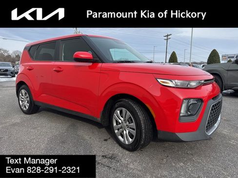 Used 2022 Kia Soul LX image 3