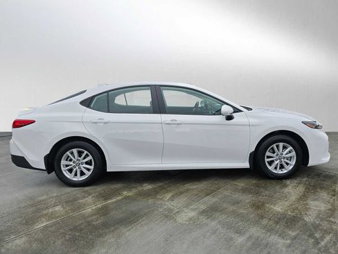 Used 2026 Toyota Camry LE w/ Convenience Package image 8