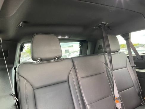 Used 2022 Chevrolet Suburban LT w/ Luxury Package AWD/4WD image 33