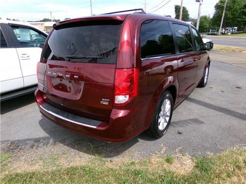 Used 2019 Dodge Grand Caravan SXT image 18
