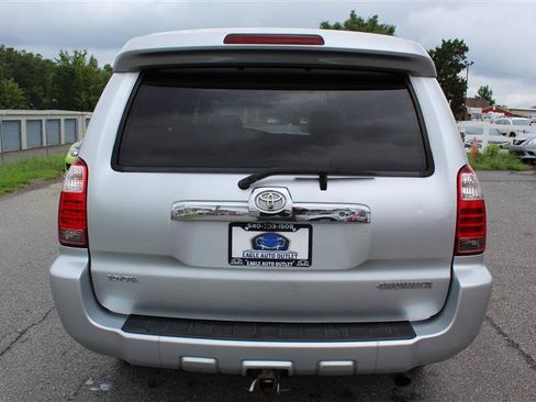 Used 2007 Toyota 4Runner SR5 AWD/4WD image 6