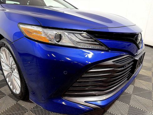 Used 2018 Toyota Camry XLE image 23