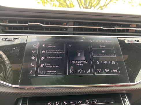 Used 2024 Audi SQ8 Prestige w/ Prestige Package image 25