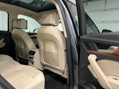 Used 2022 Audi Q5 2.0T Premium Plus AWD/4WD image 48