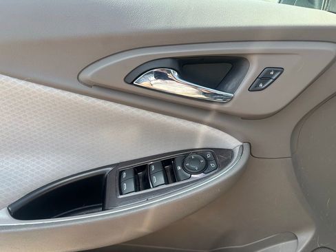 Used 2017 Chevrolet Malibu LT w/ Driver Confidence Package image 26