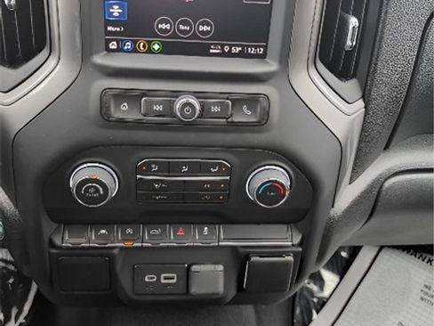 Used 2024 Chevrolet Silverado 1500 Custom image 17