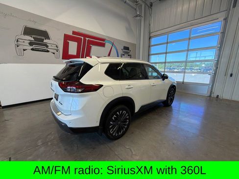 Used 2025 Nissan Rogue SL w/ Tech Package AWD/4WD image 4