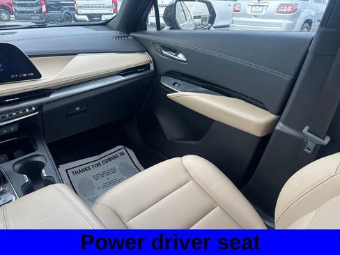 Used 2024 Cadillac XT4 Luxury w/ Cold Weather Package image 12