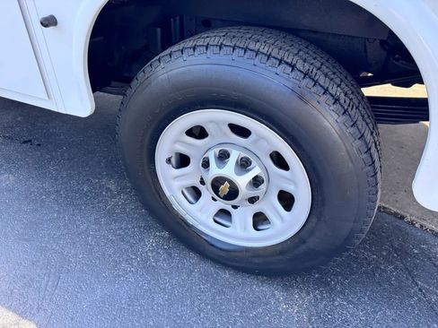 Used 2015 Chevrolet Silverado 3500 W/T image 37