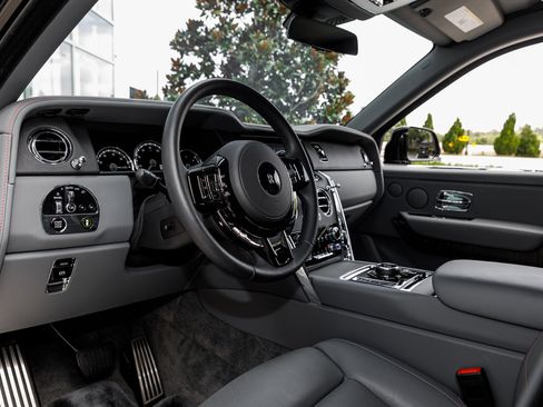 Certified 2023 Rolls-Royce Cullinan image 26