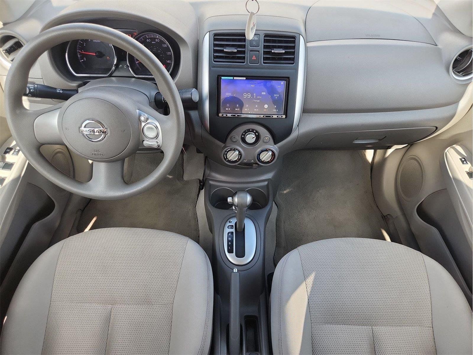 Used 2014 Nissan Versa SV FWD image 13