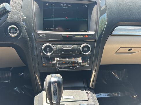 Used 2018 Ford Explorer XLT w/ Equipment Group 202A FWD image 28