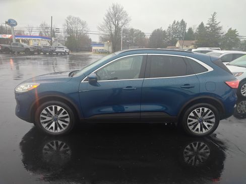 Used 2020 Ford Escape Titanium image 1