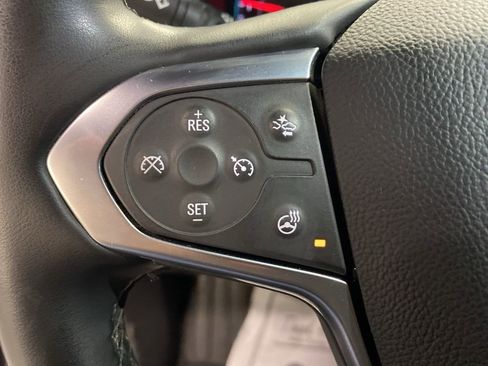 Used 2023 Chevrolet Traverse RS image 19