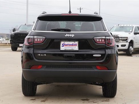 New 2026 Jeep Compass Latitude image 8