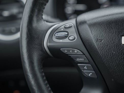 Used 2019 Nissan Pathfinder SL image 32