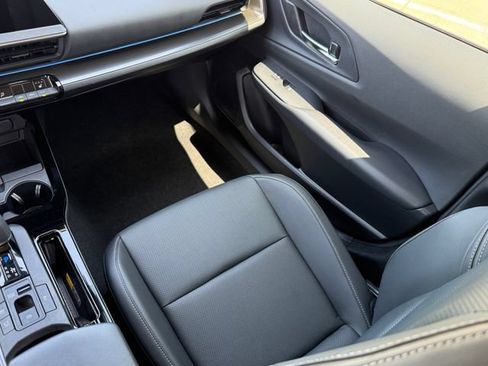 Used 2026 Toyota Prius FWD image 20