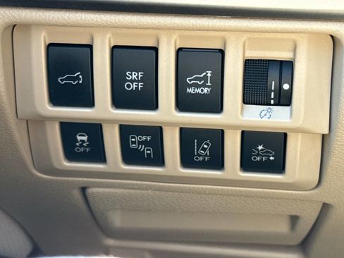 Used 2017 Subaru Outback 3.6R Limited AWD/4WD image 19