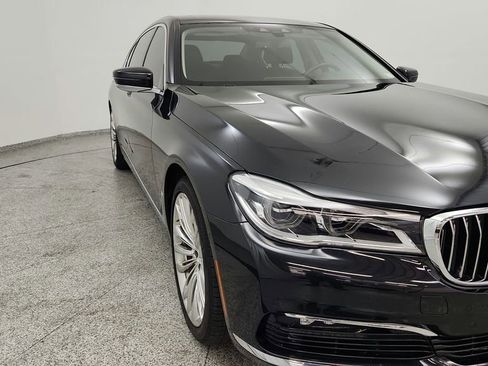Used 2018 BMW 750i xDrive AWD/4WD image 11