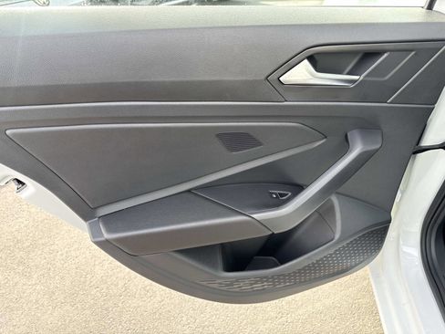 Certified 2025 Volkswagen Jetta S image 9